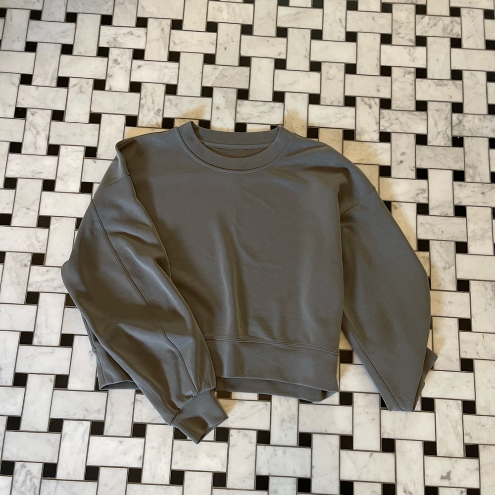 Lululemon 🍋 Softstreme Perfectly Oversized Cropped Crew in Grey Sage